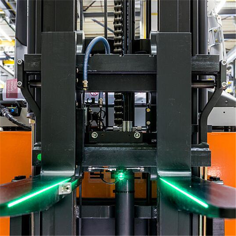6 Benefits of a Forklift Laser Alignment System